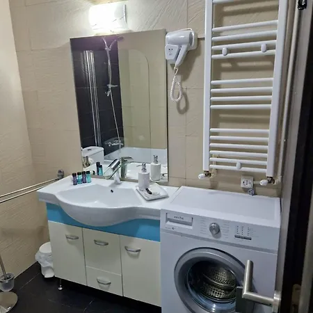Adina Apartman *
